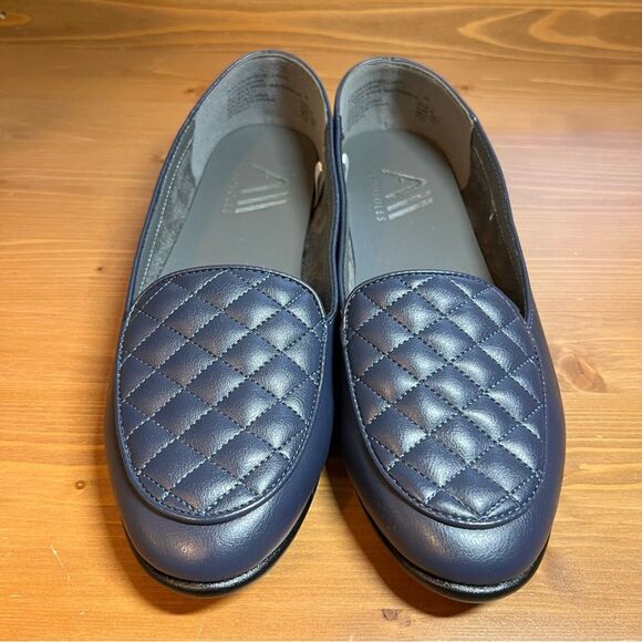 Aerosoles Blue Quilted Loafer Slip On Flat Shoe Size 8 NWT - Picture 1 of 10